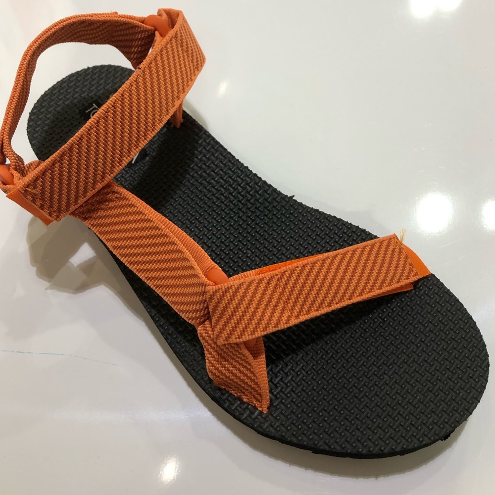 Women’s sandals